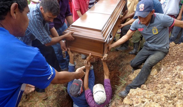 Los tolupanes lloran la muerte de su cacique Cipriano Martínez