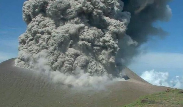 Volcán Telica registra fuerte erupción en Nicaragua