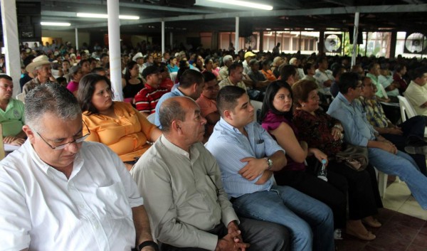Corporativos de Villanueva rinden cuentas a vecinos en cabildo abierto
