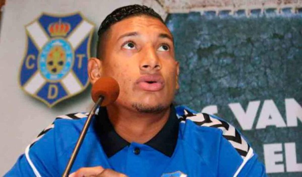 El Tenerife pone contra la pared a Bryan Acosta