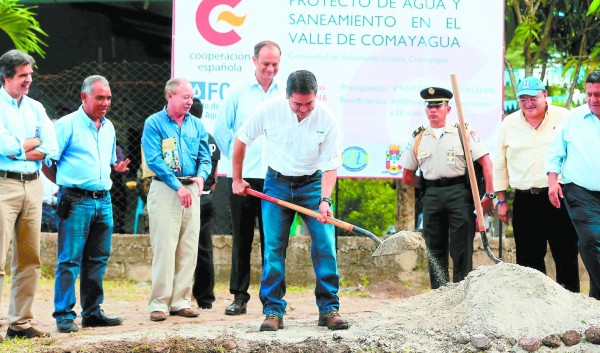 Construyen megaobra de saneamiento en Comayagua