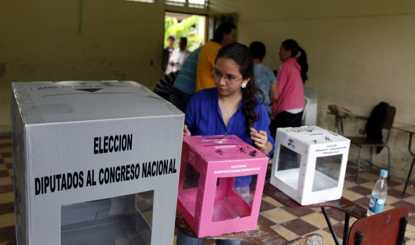 Iglesia llama a jóvenes hondureños a votar 'sin miedo' en los comicios