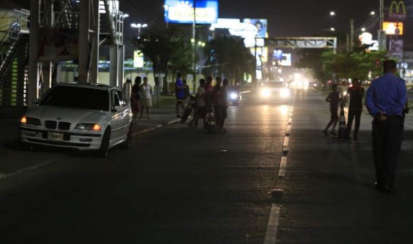 Hombre asesinado en vehículo de lujo era otro vendedor de carros