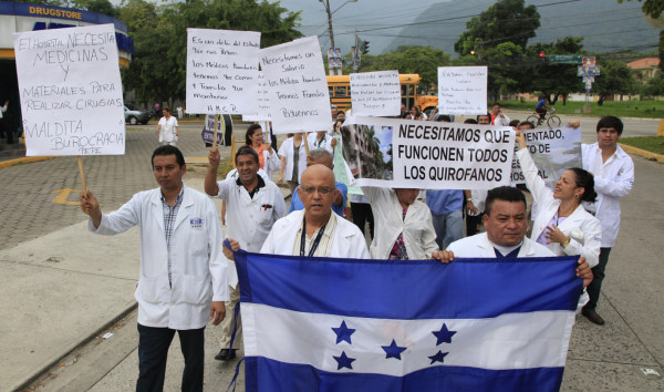 Médicos: 'El pueblo ya no aguanta, pedimos salud”