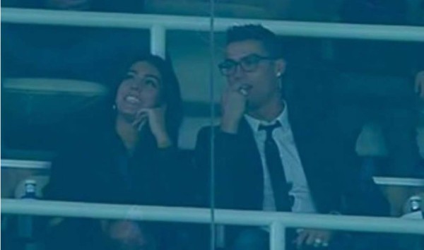 Cristiano Ronaldo exhibe a su nueva novia en el Santiago Bernabéu
