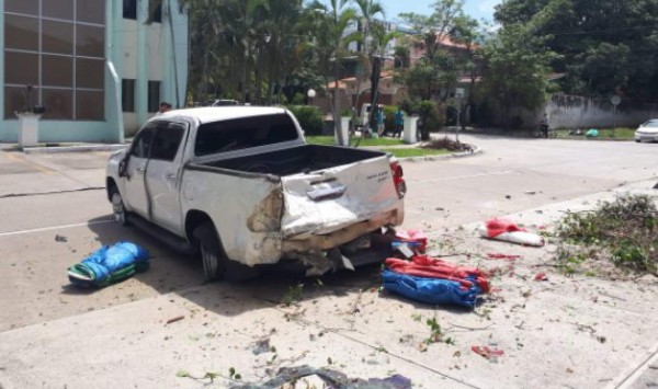 Conductor de pick up se accidenta tras salir de banco en San Pedro Sula
