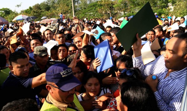 El drama por conseguir un empleo en Honduras