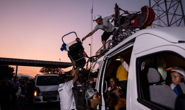 Más de 7,000 hondureños han vuelto al país tras abandonar caravana hacia EEUU