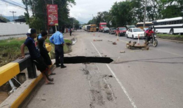 Habiltado el paso vehicular de San Pedro Sula a Tegucigalpa