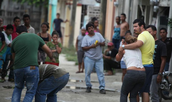 Matan a tres jóvenes frente a zapatería en San Pedro Sula