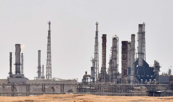 A picture taken on September 15, 2019 shows an Aramco oil facility near al-Khurj area, just south of the Saudi capital Riyadh. - Saudi Arabia raced today to restart operations at oil plants hit by drone attacks which slashed its production by half, as Iran dismissed US claims it was behind the assault.The Tehran-backed Huthi rebels in neighbouring Yemen, where a Saudi-led coalition is bogged down in a five-year war, have claimed thi weekend's strikes on two plants owned by state giant Aramco in eastern Saudi Arabia. (Photo by FAYEZ NURELDINE / AFP)