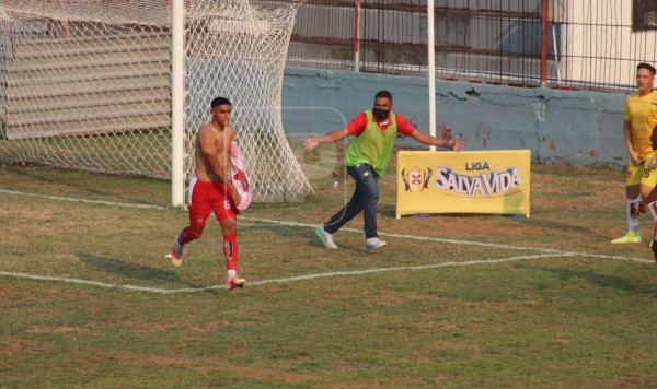 Video: Así fue el golazo de Luis Palma que le dio la ventaja al Vida ante Motagua