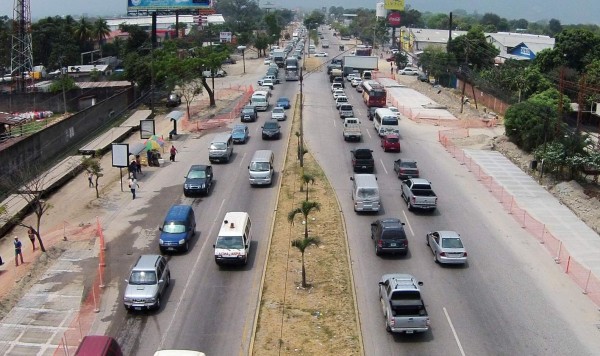 Garantizan tráfico fluido en bulevares de salida de San Pedro Sula