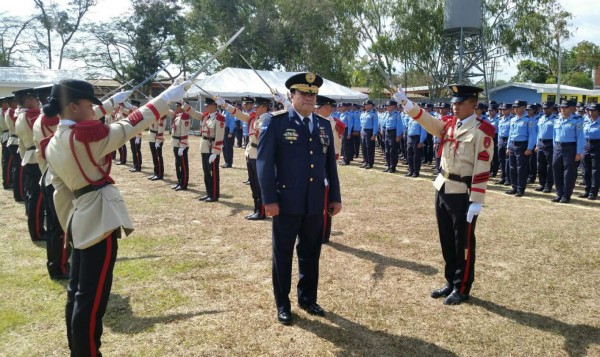 Policía Nacional despide con honores a siete oficiales
