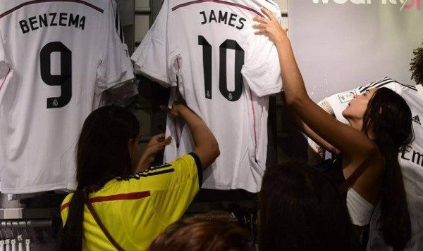 ¡Venden 900 camisetas de James en solo una hora!