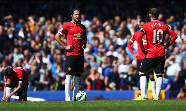 El Everton goleó a un débil Manchester United