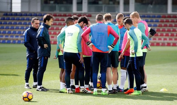 Tensa reunión entre técnicos y jugadores del Barcelona tras derrota ante el PSG