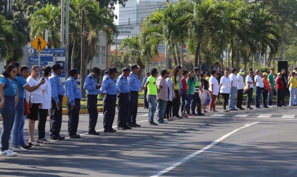 Cadena humana le dice sí a la vida y un alto a la violencia en Honduras