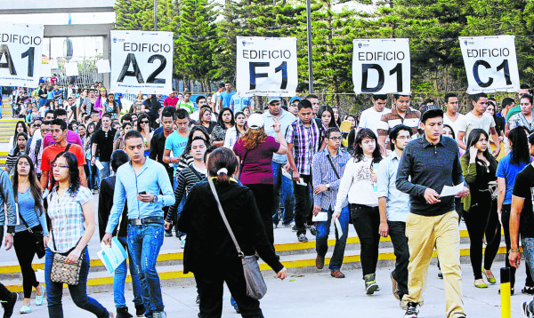 Más de 18,000 jóvenes buscan estudiar en la Unah