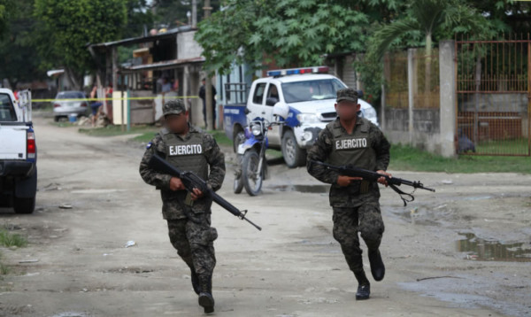 Tres muertos deja balacera entre policías y pandilleros en San Pedro Sula
