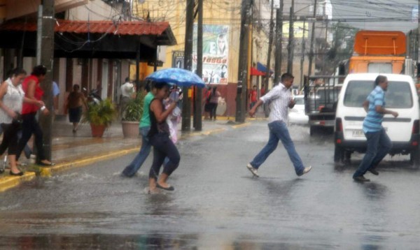 Humedad del Caribe dejará lluvias esta noche en Honduras