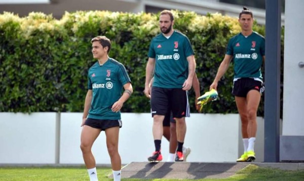 Higuaín es criticado por supuesto sobrepeso en su regreso a los entrenamientos