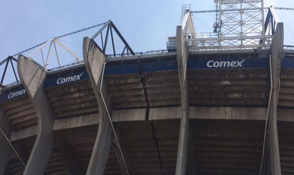 El estadio Azteca se partió en dos tras el terremoto