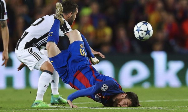 VIDEO: La escalofriante caída de cara de Messi contra Juventus