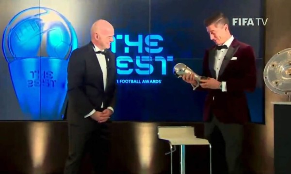 Robert Lewandowski ganó el premio The Best 2020 por delante de Messi y Cristiano Ronaldo