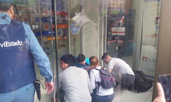 Estalla bomba en sucursal bancaria en Santiago de Chile