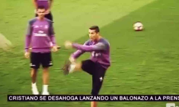 Cristiano Ronaldo descarga su enojo con periodistas luego de ser vacilado