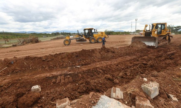 En un 75% avanzan las obras de terracería en Palmerola