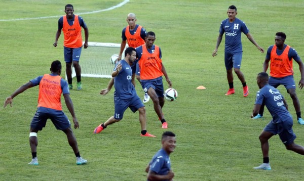 Garrido y Rubilio entrenan por aparte en la Selección de Honduras