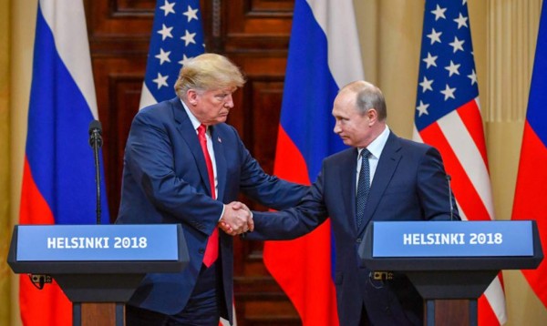 ¿Qué dijo el lenguaje corporal de Trump y Putin en la cumbre de Helsinki?