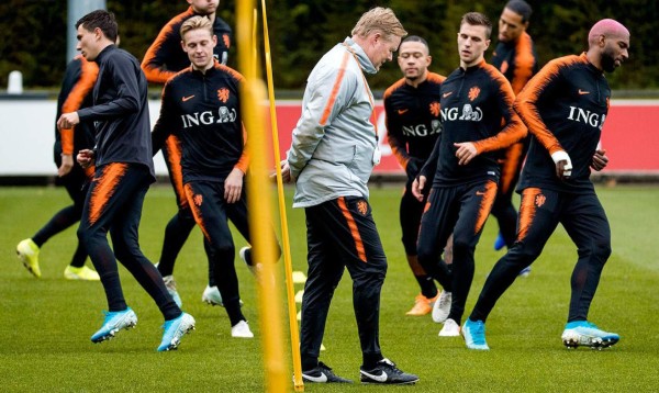Selección de Holanda se pronuncia luego de que Barcelona los dejó sin Ronald Koeman