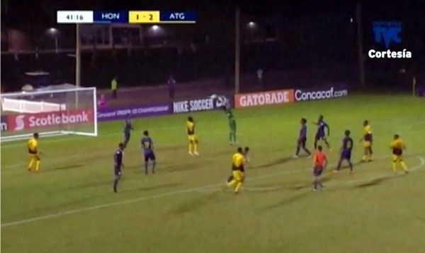 VIDEO: El terrible error del portero de Honduras en gol de Antigua y Barbuda