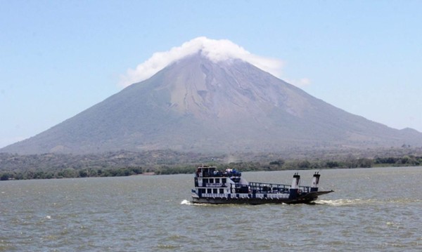 Nicaragua vigila al volcán Concepción tras experimentar cinco explosiones