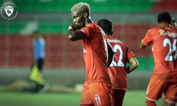 Rubilio Castillo: su presente, Royal Pari, Copa Libertadores, Motagua y revela que está estudiendo una carrera universitaria