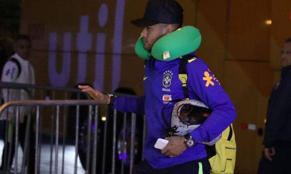 Neymar, mal humorado previo al juego ante Honduras