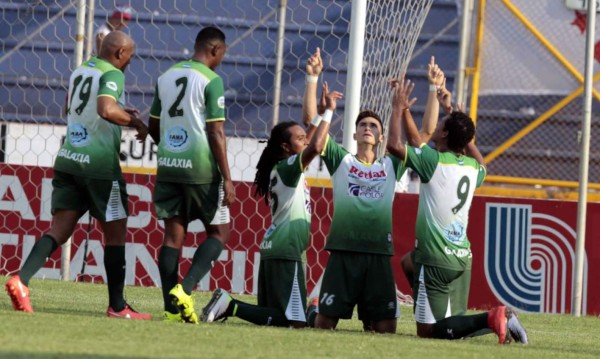 El Juticalpa sorprende y vuelve a frenar al Olimpia