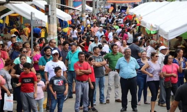 Con la actividad en el marco de la feria patronal ayudan a centros de beneficencia de El Progreso. Foto Archivo.