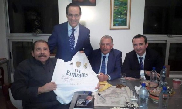 Cristiano Ronaldo dedica camiseta del Real Madrid al Presidente de Nicaragua