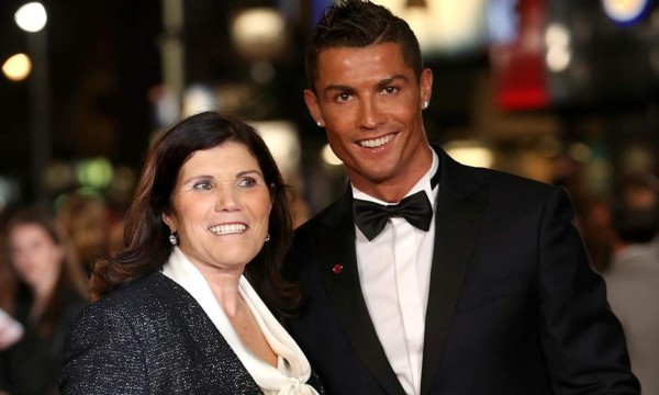 Confirman que la madre de Cristiano Ronaldo evoluciona tras sufrir derrame cerebral