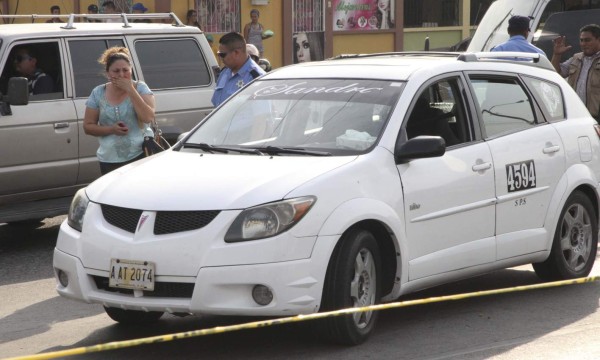 Motociclistas asesinan a taxista en bulevar del este de San Pedro Sula