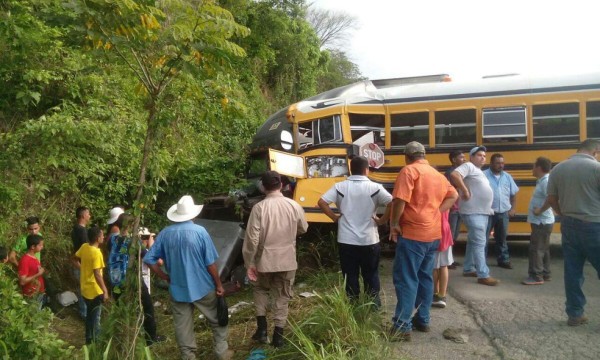 28 heridos en accidente vial en Santa Bárbara