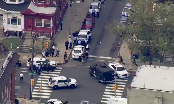 Policías heridos deja tiroteo en Filadelfia, Estados Unidos