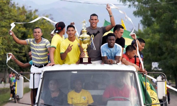 ﻿Caravana en Olanchito por el ascenso del Social Sol