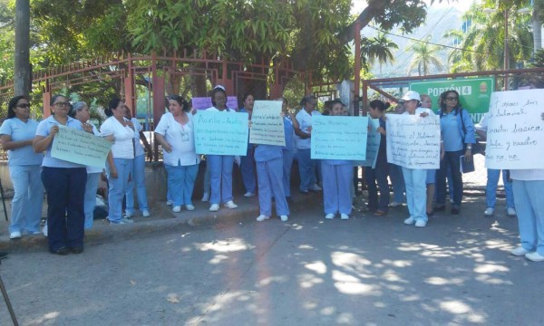 Enfermeras del Mario Rivas reclaman salarios atrasados
