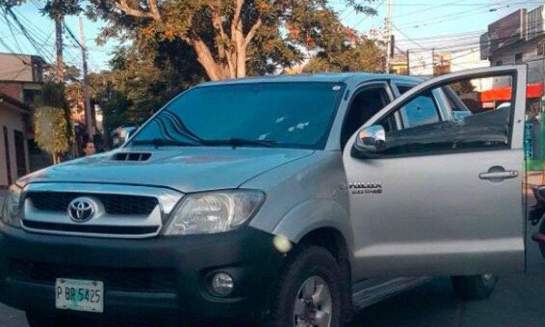 Tirotean pick up de gerente de la alcaldía de Tegucigalpa