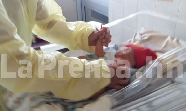 'Me siento preocupada': menor que dio a luz a bebé con microcefalia en Puerto Cortés
